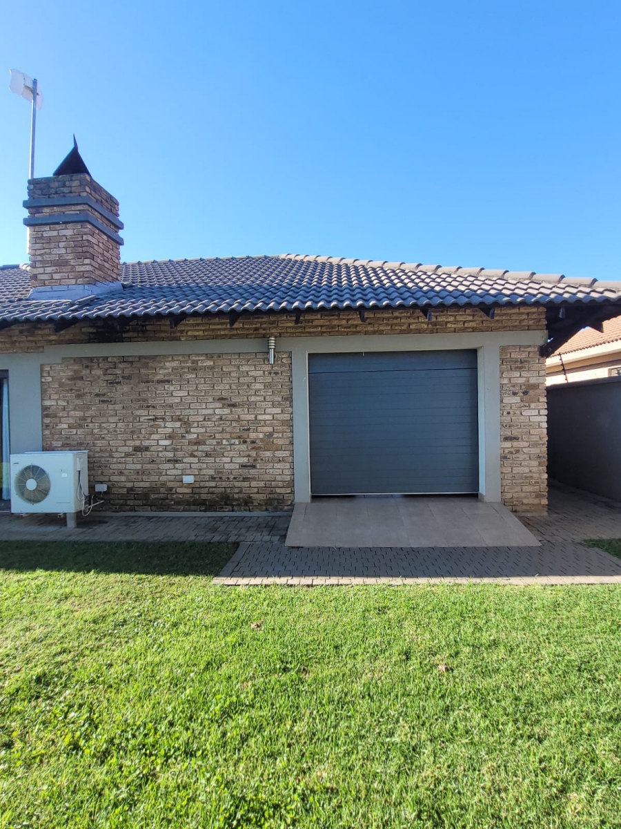 3 Bedroom Property for Sale in Grimbeeck Park North West